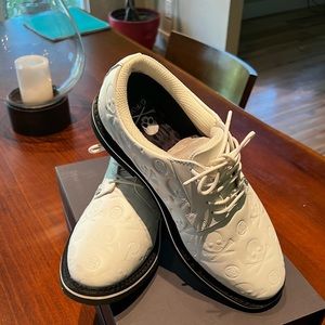G4, Gfore - these shoes have been worn 1x - excellent condition!